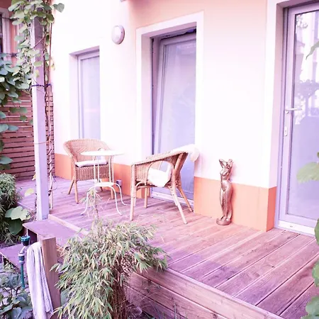 Cosy At Prenzlauer Berg With Terrace And Headphonecinema