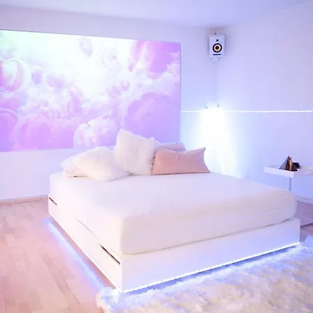 Cosy At Prenzlauer Berg With Terrace And Headphonecinema *